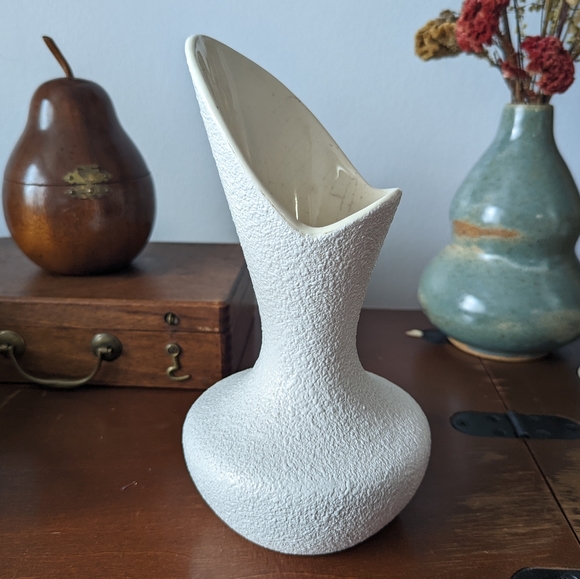 Vintage Royal Haeger USA Pottery Vase - Picture 2 of 8